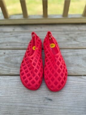 Nicole Miller Bright Red Lattice Slip-Ons